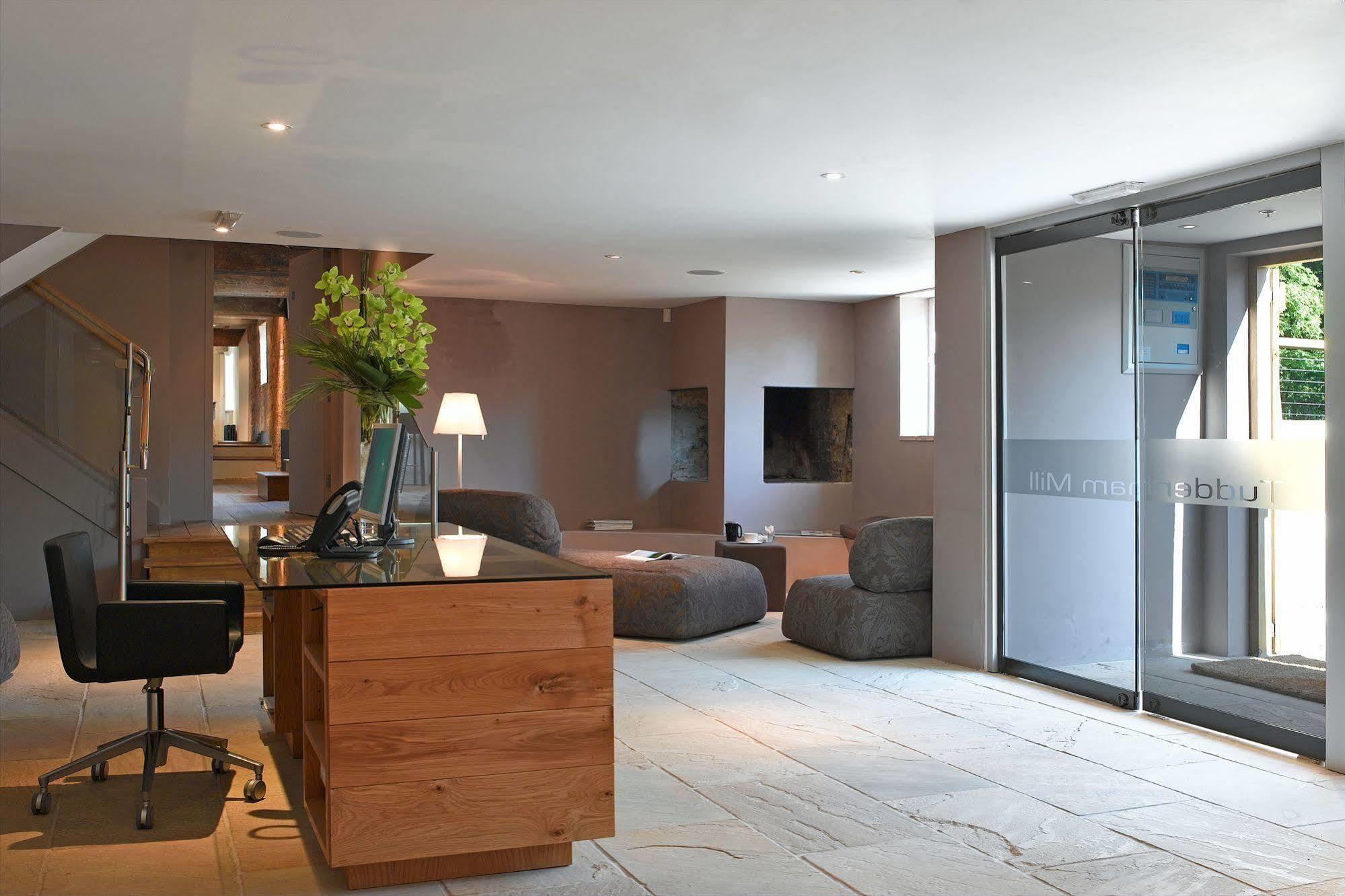 Tuddenham Mill Luxury Hotel Exterior photo The interior of a suite at the hotel
